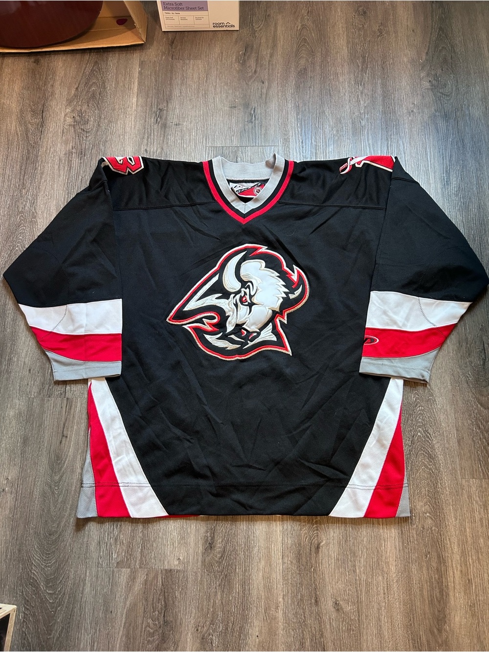 Buffalo Sabres Hockey Jersey Sz 2XL Pro Player Black Vintage 90s NHL Goathead